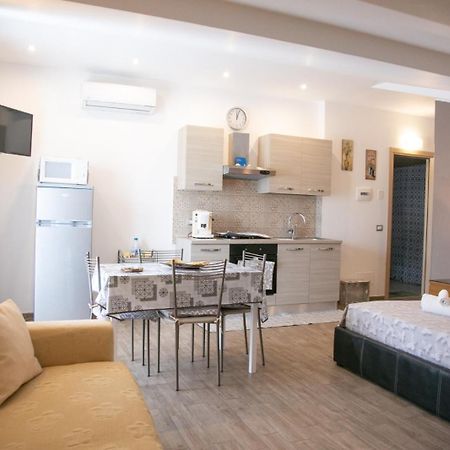 גיארדיני נאקסוס Happy Home מראה חיצוני תמונה